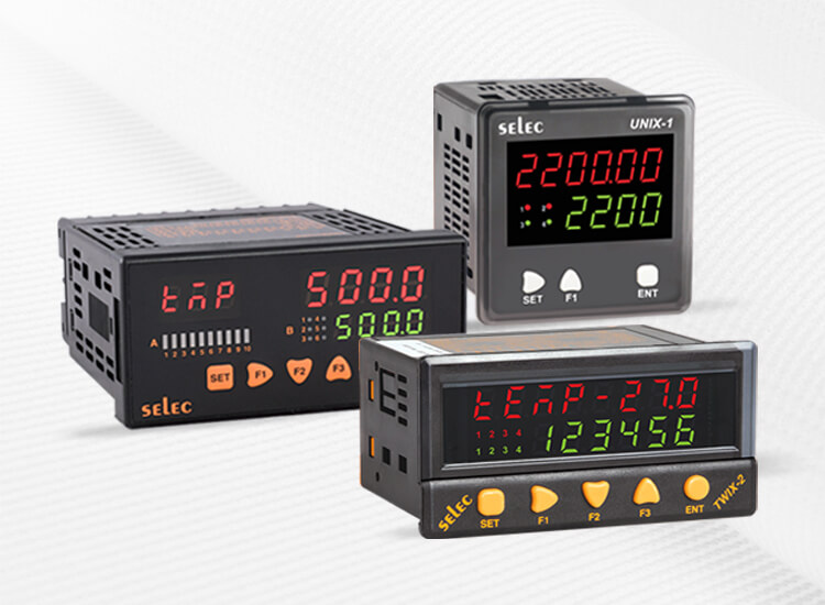Selec Sabit IO Panel Montajlı PLC, 24VDC / 230VAC Güç Kaynağı ile çalışan Kırmızı Yeşil renkli 7 segment LED Ekrana sahiptir.